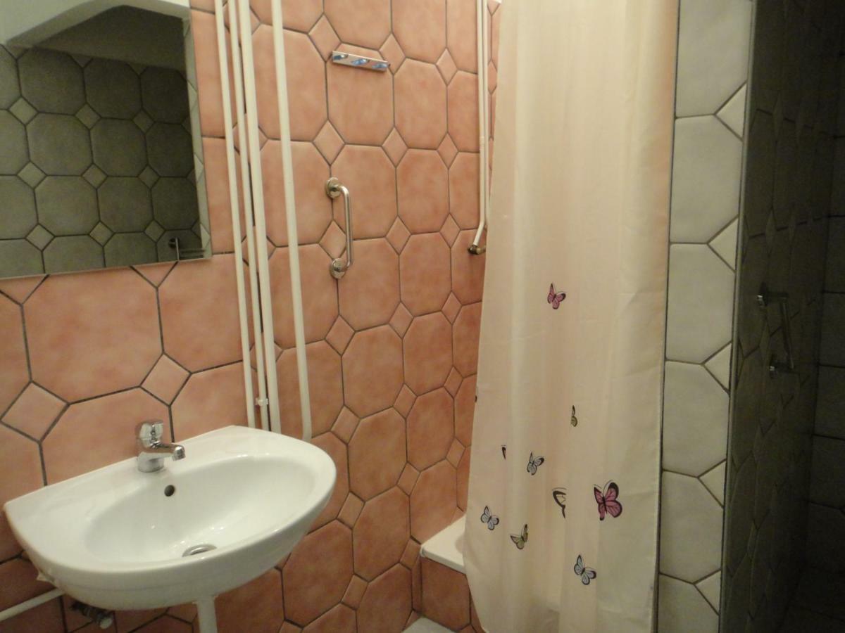 Liliom Apartment Сегед Екстериор снимка
